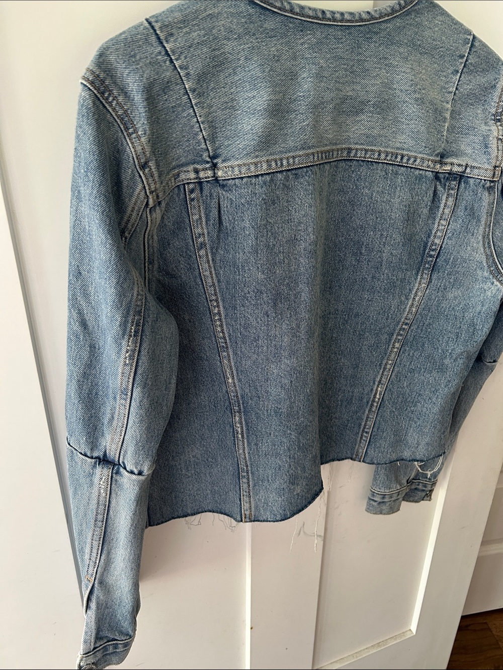 Levi's Altered Trucker L Distressed Light Blue Collarless Denim Jacket - Picture 5 of 5